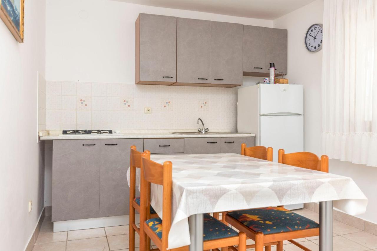 Apartments Ljubomir ロゴズニッツァ エクステリア 写真